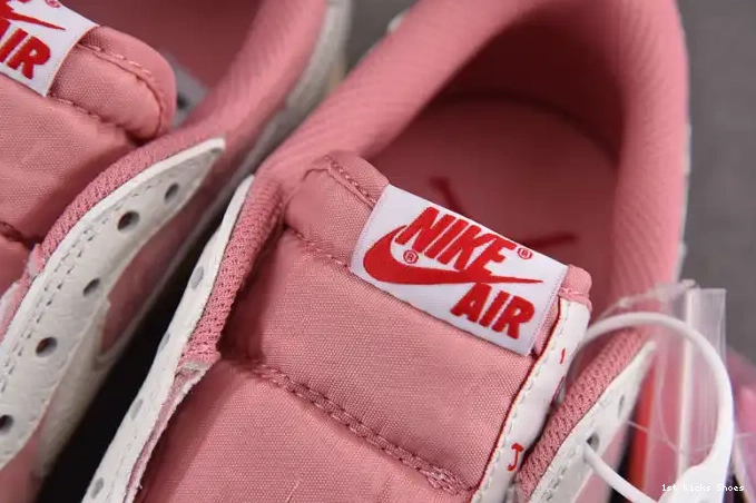 1st Kicks Shoes DM7866-600 AJ OG SP Travis 1 Low Scott x 0617